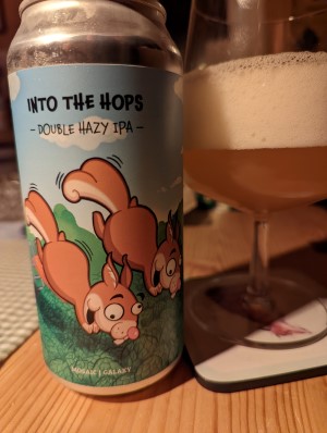 Eichhörnchen Into The Hops